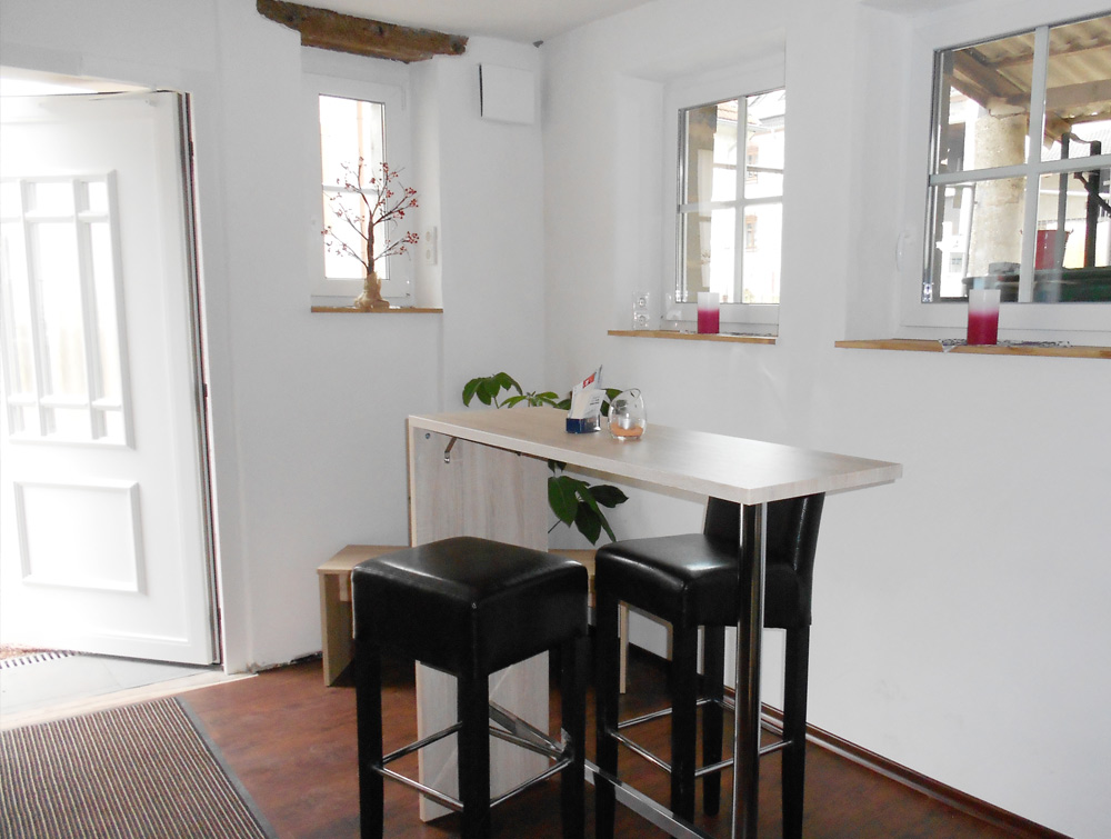 Fertig ausgebauter Wohnraum mit Trockenbauwand