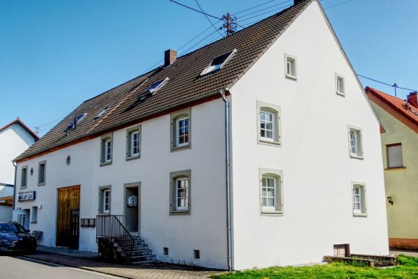wohnhaus-fassade-aussenputzA7C16486-985F-5049-E4BE-90C14D5C6D41.jpg